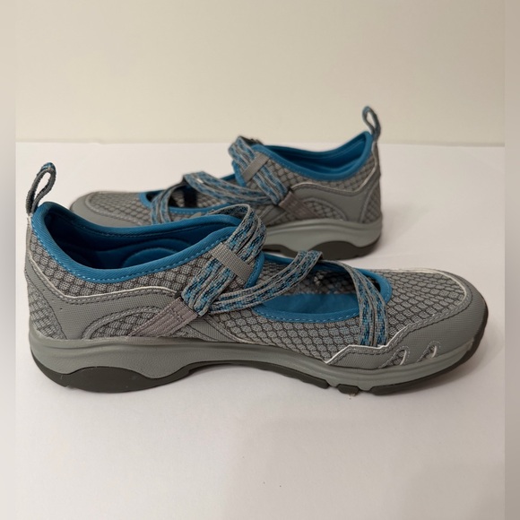 Chaco Grey and Blue Cross-Strap Outdoor Mary Jane Sneakers Size 9 - Picture 2 of 15